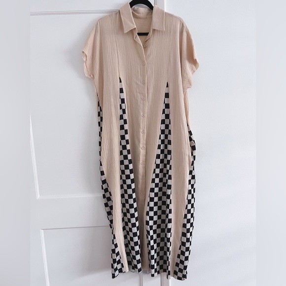 Dressed in lala Oversized Maxi Dress in Sand - Picture 2 of 8